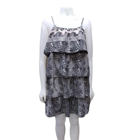 Element Tiered Ruffle  Black Cream Sleeveless Dress Size Medium - Picture 1 of 10